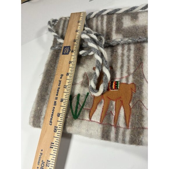 Unique Handcrafted Alpaca Wool Felt Purse Embroidered Llama & Mountain Scene - Picture 2 of 9
